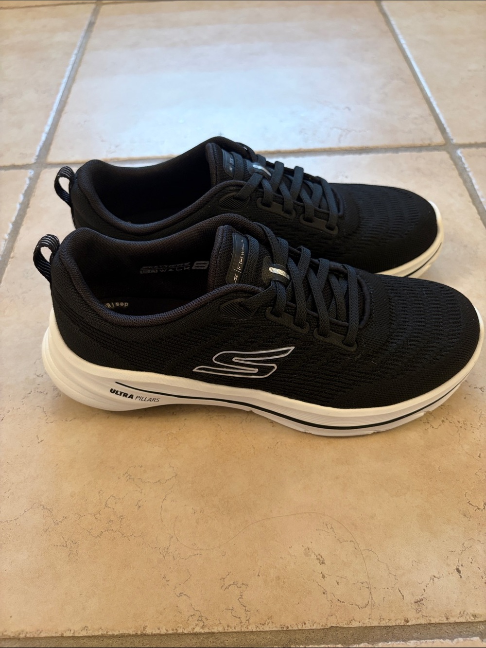 Skechers Go Walk 8 - Britt - Slip-ons